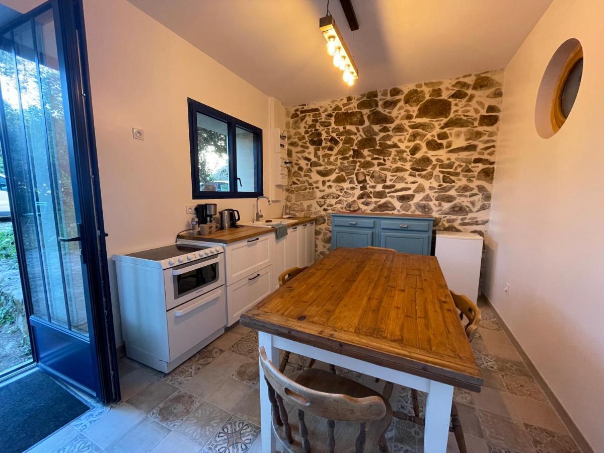 Hotel Les 3 pigeons à Bressuire Extérieur photo