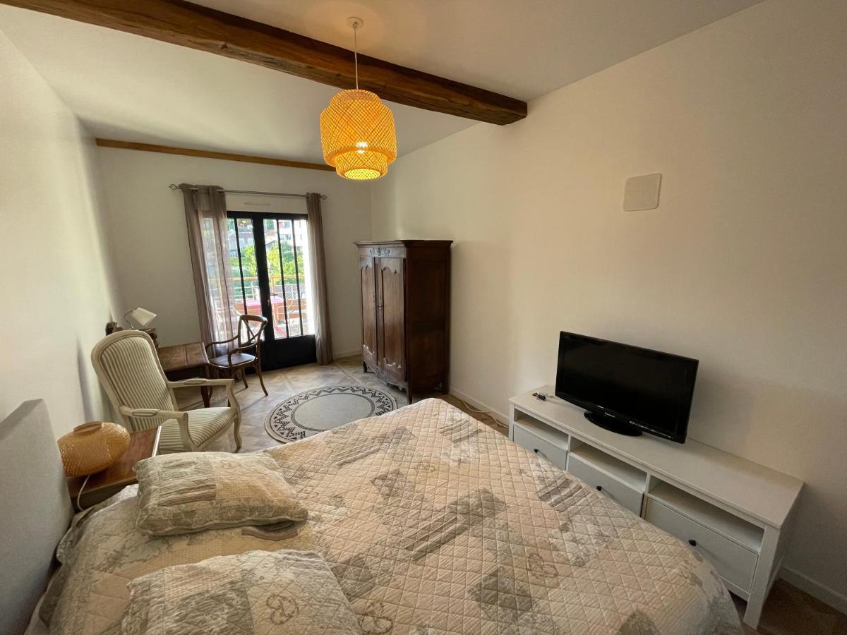 Hotel Les 3 pigeons à Bressuire Extérieur photo