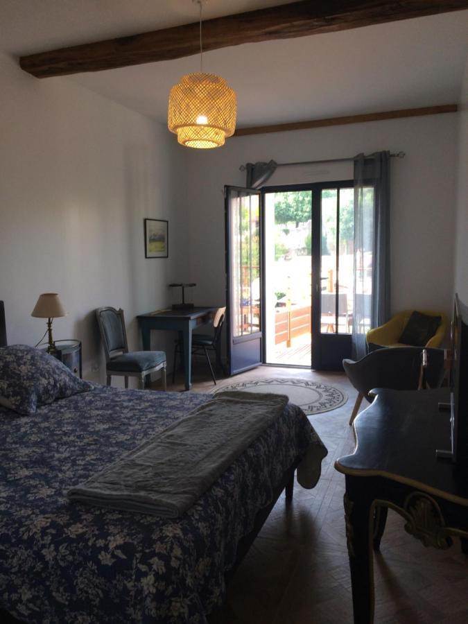 Hotel Les 3 pigeons à Bressuire Extérieur photo