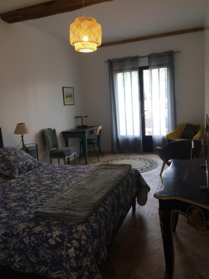Hotel Les 3 pigeons à Bressuire Extérieur photo