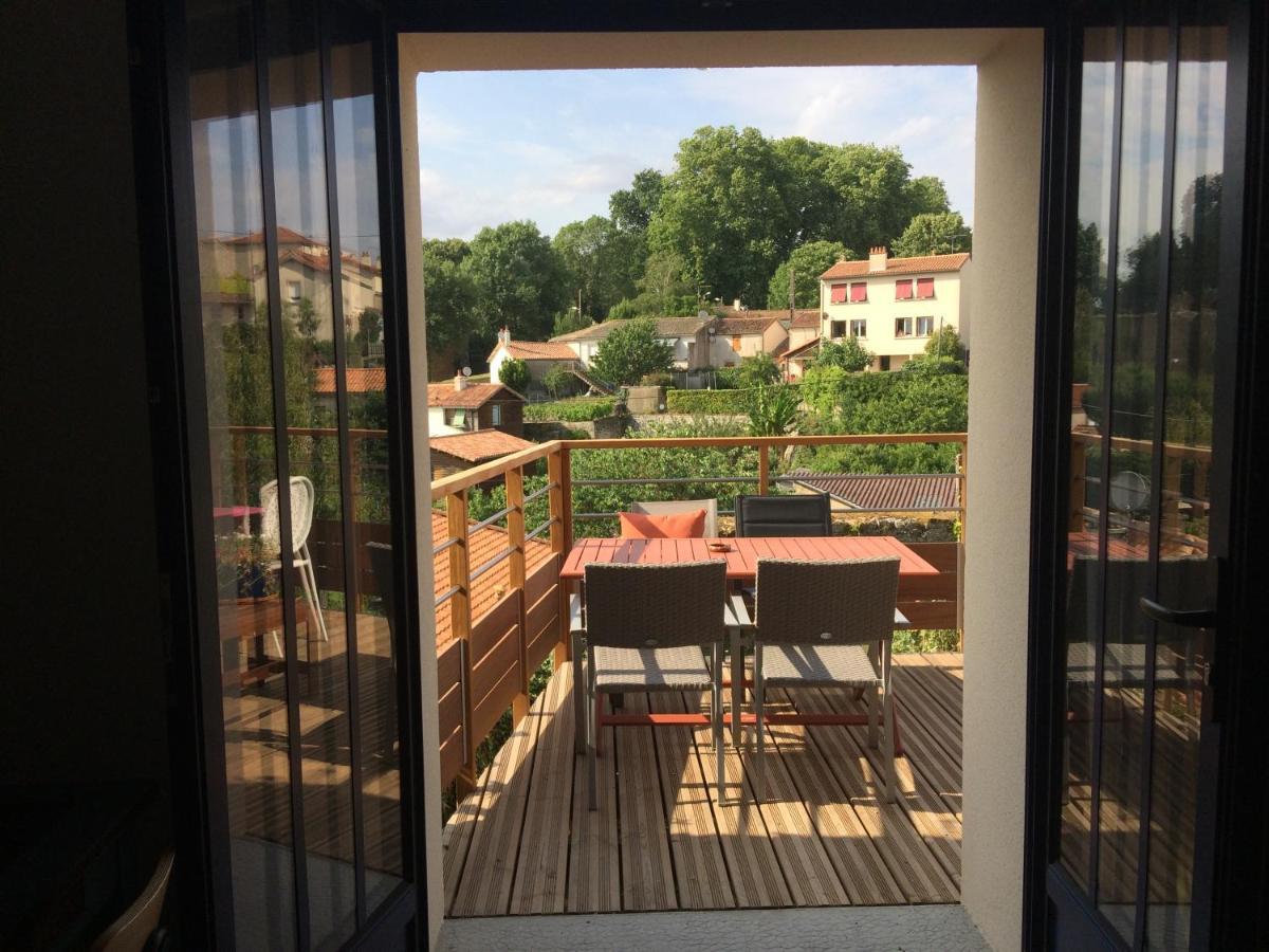 Hotel Les 3 pigeons à Bressuire Extérieur photo